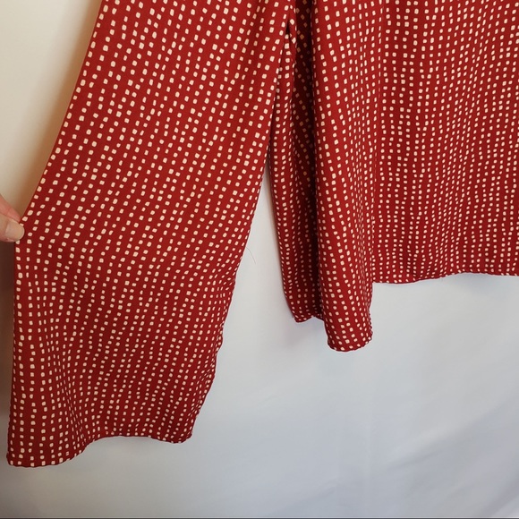 Forever 21 Plus Top Red Geo Print Caged V Neck - Picture 4 of 6